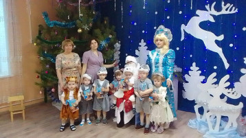 Утренник в младшей группе Утренник в младшей группе.